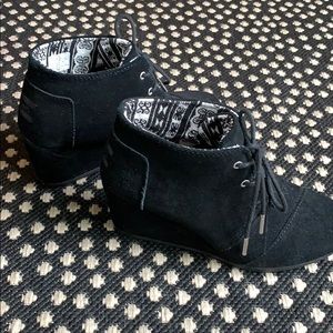 Toms black suede wedge